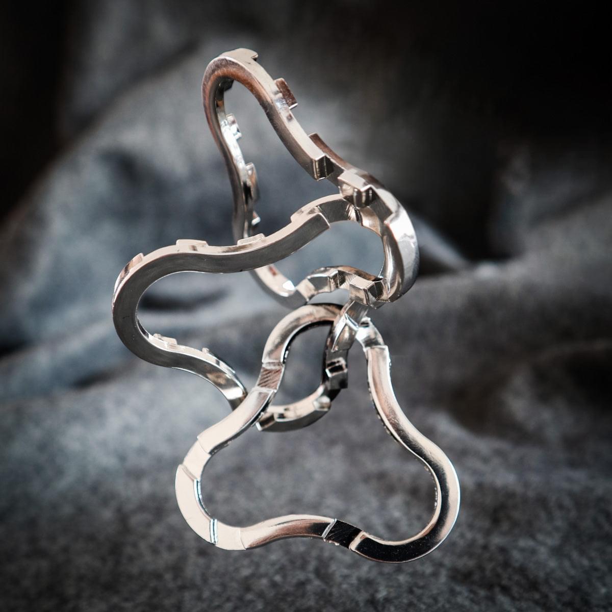 The Silver Trefoil Puzzle